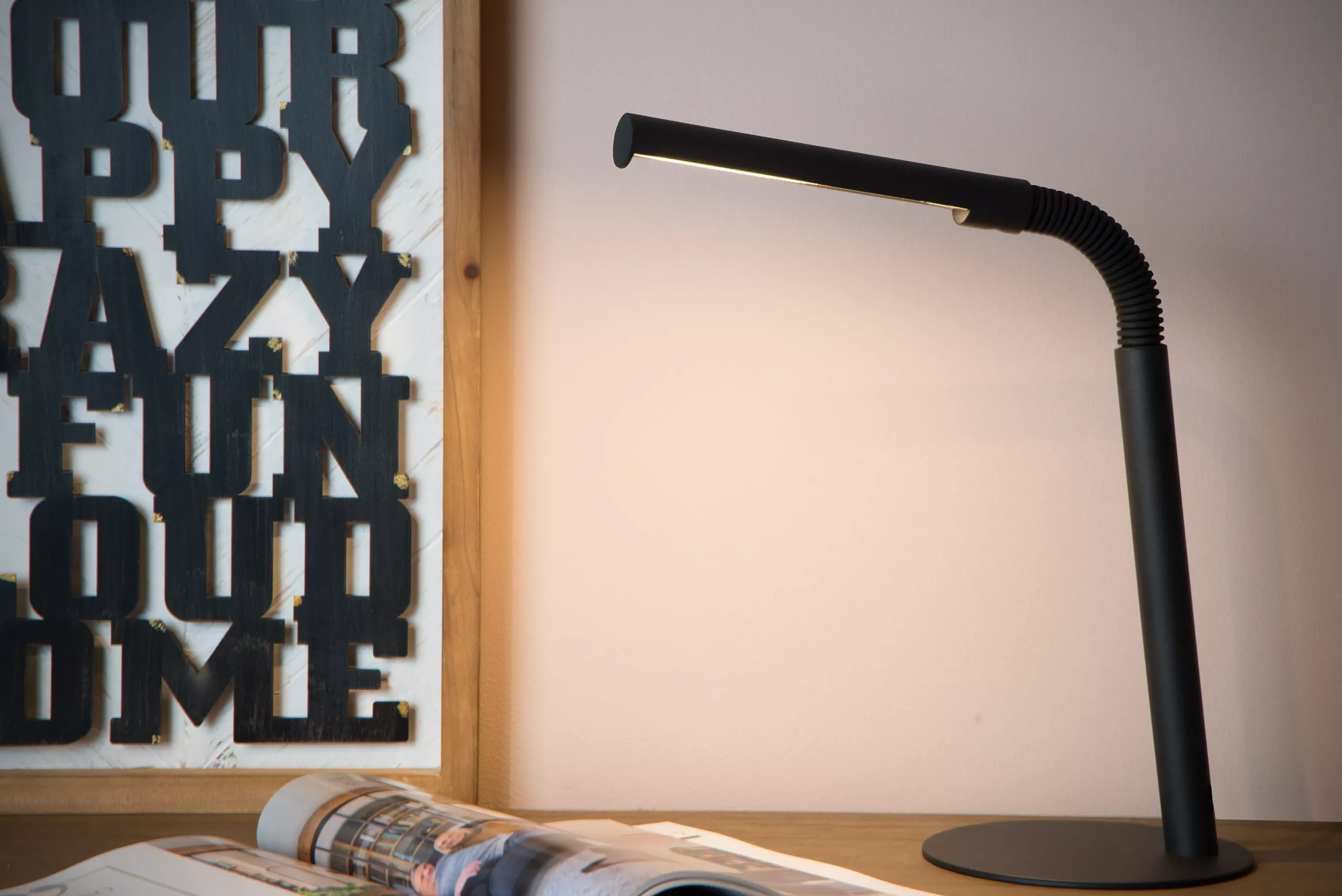 Discount GILLY - Bureaulamp - LED - 1x5W 2700K - Zwart Bureaulampen